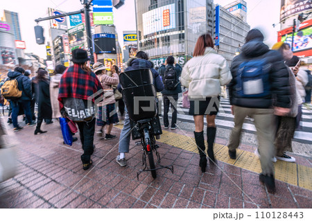 日本の東京都市景観 年の瀬・脱コロナで荒む心…ここに自転車とは…=令和5年12月29日 日本の東京都市景観 年の瀬・脱コロナで荒む心…ここに自転車とは…=令和5年12月29日 110128443
