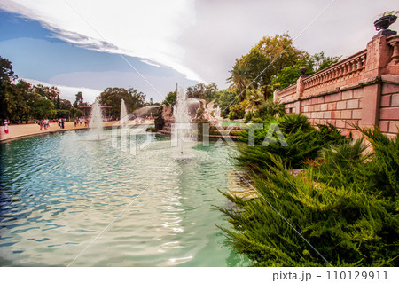 Ciutadella Park waterfall (Cascada del Parc de la Ciutadella) in Barselona 110129911