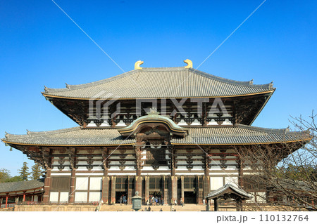 奈良　国宝華厳宗大本山東大寺大仏殿（金堂）　 110132764