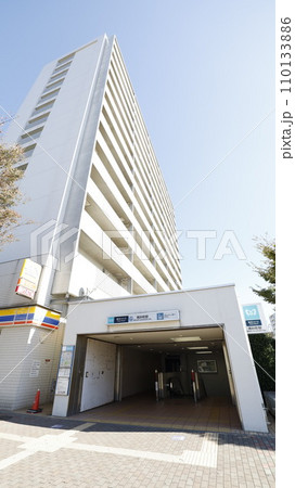 東京メトロ、東西線の南砂町駅2b番出入口、エスカレーターが設置されている 110133886