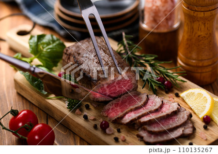 国産黒毛和牛 ローストビーフ 110135267