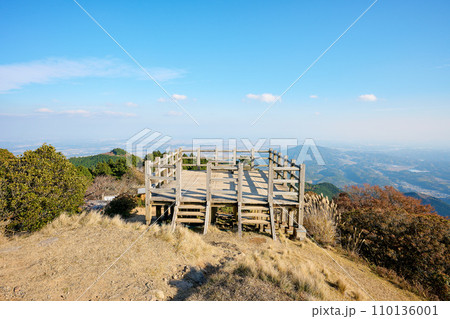 経ヶ峰山頂にある展望台 110136001