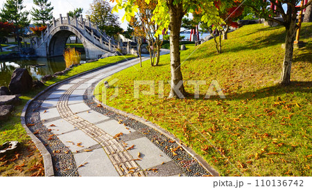 中国庭園 燕趙園 鳥取県東伯郡湯梨浜町 中国庭園 燕趙園 鳥取県東伯郡湯梨浜町 110136742