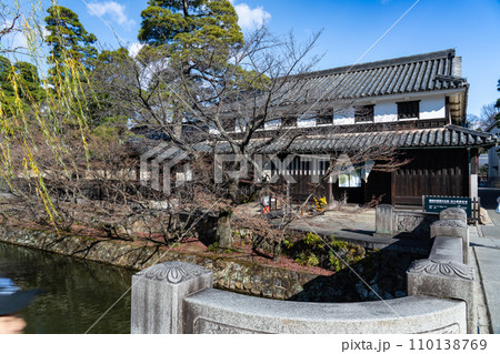 【重要伝統的建造物群保存地区】倉敷美観地区　倉敷川と旧大原家住宅1　岡山県倉敷市 110138769