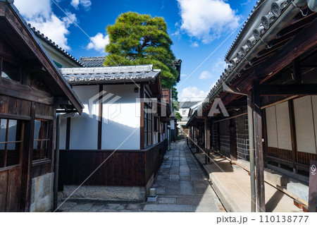 【重要伝統的建造物群保存地区】倉敷川畔 旧大原家住宅の土蔵群3 岡山県倉敷市 【重要伝統的建造物群保存地区】倉敷川畔 旧大原家住宅の土蔵群3 岡山県倉敷市 110138777
