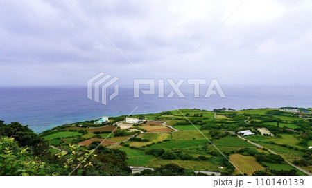 鹿児島県与論島の与論城跡から見える風景 鹿児島県与論島の与論城跡から見える風景 110140139