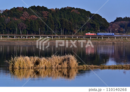 北浦湖畔を走る鹿島臨海鉄道 大洗エメラルド号 北浦湖畔を走る鹿島臨海鉄道 大洗エメラルド号 110140268