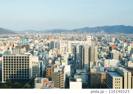 香川県庁展望台から見た高松市街地（瓦町方面） 110140325