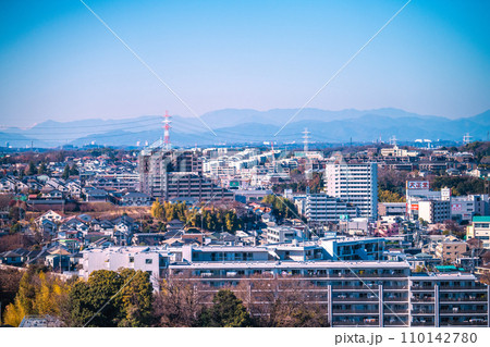 日本の横浜都市景観 あざみ野駅方面などを望む(ルームズ大正堂あざみ野店)=令和5年12月29日 日本の横浜都市景観 あざみ野駅方面などを望む(ルームズ大正堂あざみ野店)=令和5年12月29日 110142780
