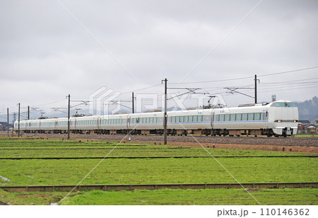 北陸本線 石動ー福岡 JR西日本 683系 T44編成(金沢) サンダーバード 北陸本線 石動ー福岡 JR西日本 683系 T44編成(金沢) サンダーバード 110146362