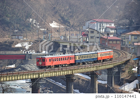 大糸線　小滝ー根知　JR西日本　キハ52-156+キハ52-125+キハ52-115（糸魚川） 110147441