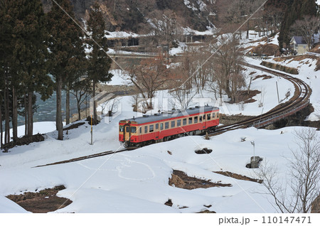 大糸線 中土ー南小谷 JR西日本 キハ52-115(糸魚川) 大糸線 中土ー南小谷 JR西日本 キハ52-115(糸魚川) 110147471