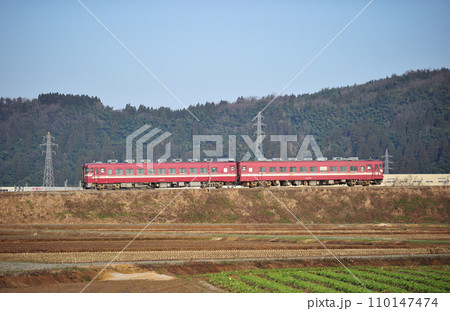 高山本線　西富山ー速星　JR西日本　キハ58-1114＋キハ28-2346（富山） 110147474