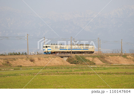 北陸本線 水橋ー東富山 JR西日本 475系 A05編成(金沢) 北陸本線 水橋ー東富山 JR西日本 475系 A05編成(金沢) 110147604