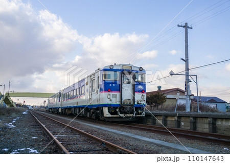 日高本線 鵡川駅 キハ40が停車する 日高本線 鵡川駅 キハ40が停車する 110147643