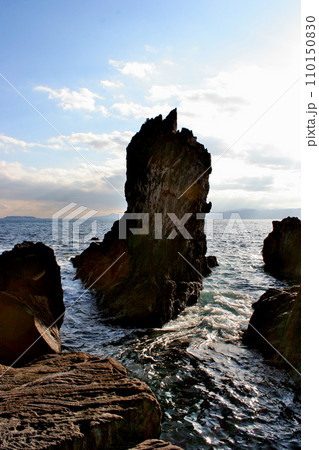 絶景、真鶴半島の地磯に降りてメジナ釣り 110150830