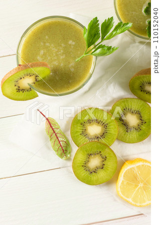 Green vegetable smoothie 110152040