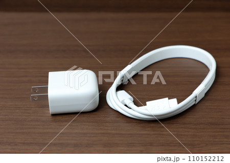 充電、充電器、ケーブル,USBケーブル,USB、コンセント,デジタル,パソコン,電気、接続、コード 110152212