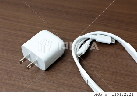 充電、充電器、ケーブル,USBケーブル,USB、コンセント,デジタル,パソコン,電気、接続、コード 110152221