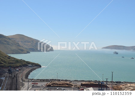 ニュージーランド南島の港湾都市「リトルトン」 ニュージーランド南島の港湾都市「リトルトン」 110152359