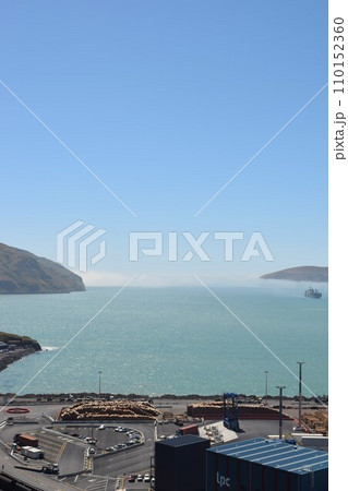 ニュージーランド南島の港湾都市「リトルトン」 ニュージーランド南島の港湾都市「リトルトン」 110152360