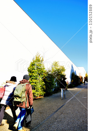 下北沢駅から東北沢駅間の新規開発エリア、商業施設リロードの風景 110152889
