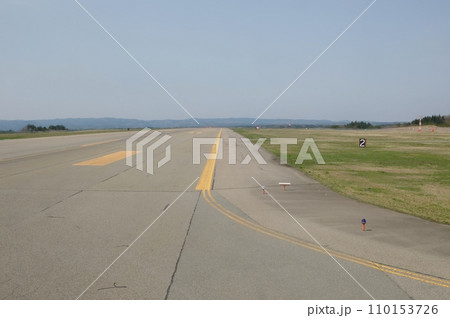 能登半島の心臓部に位置する「のと里山空港」 能登半島の心臓部に位置する「のと里山空港」 110153726