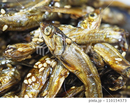 おせち料理に使われる田作のクローズアップ 110154373