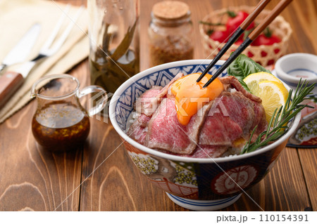 ローストビーフ丼 110154391