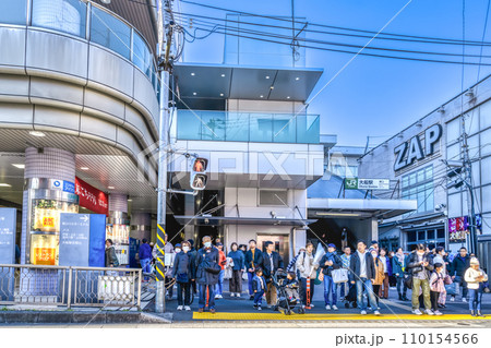 鎌倉市大船の都市風景 大船駅 大船停車場線 鎌倉市大船の都市風景 大船駅 大船停車場線 110154566