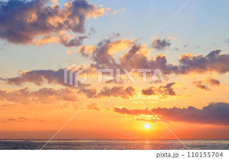 美しい朝焼け空　茨城県 110155704