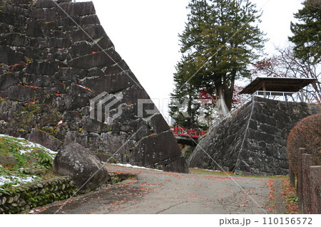 美しい石垣を今に残す盛岡城跡公園 美しい石垣を今に残す盛岡城跡公園 110156572