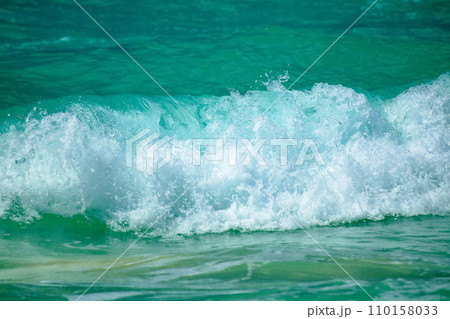 沖縄　伊良部島　渡口の浜　 110158033