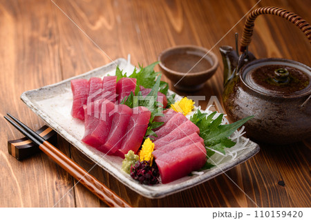 南紀勝浦港 めばち鮪 マグロの刺身 南紀勝浦港 めばち鮪 マグロの刺身 110159420