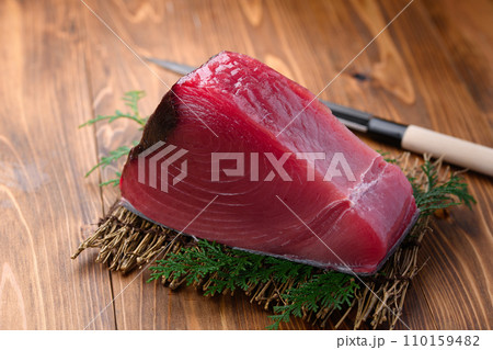 南紀勝浦港　めばち鮪 ブロック 110159482