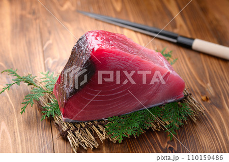 南紀勝浦港　めばち鮪 ブロック 110159486