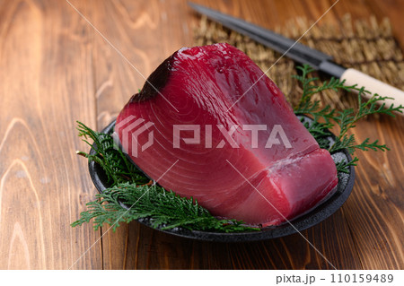 南紀勝浦港 めばち鮪 ブロック 南紀勝浦港 めばち鮪 ブロック 110159489