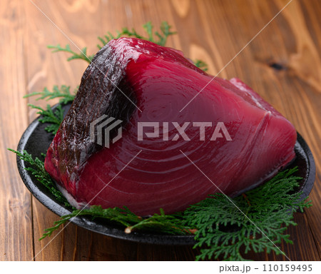 南紀勝浦港　めばち鮪 ブロック 110159495