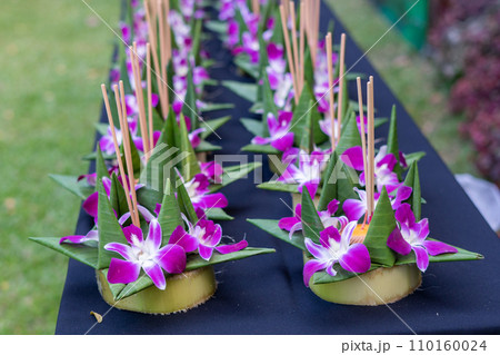 Krathong made of banana leaf Krathong made of banana leaf 110160024