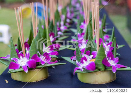 Krathong made of banana leaf  110160025