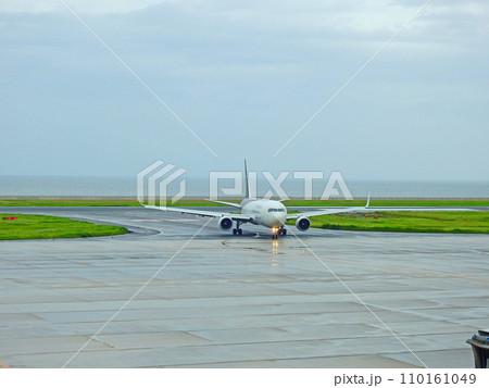 福岡県の海上空港北九州空港に貨物機 福岡県の海上空港北九州空港に貨物機 110161049
