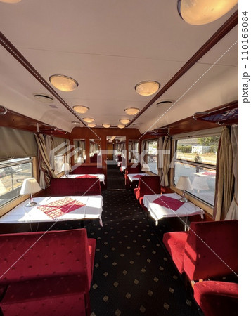 ハンガリー国鉄（MÁV）の食堂車 110166084