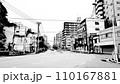 東京都江東区清澄白河の道路と街並み 110167881