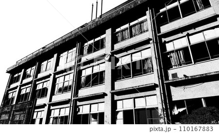 学校外観 110167883