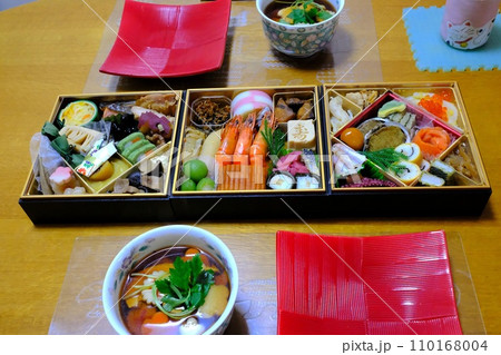 年金生活者のお節料理 110168004