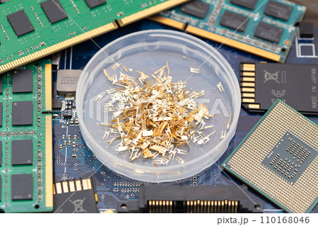 廃棄した電子機器から貴金属を回収しリサイクル　イメージ 110168046