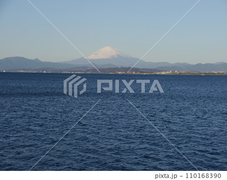 県立湘南海岸からの富士山（関東の富士見百景） 110168390