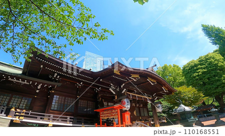 十二社熊野神社 日本、東京、新宿区。新宿中央公園そばの自然あふれる神社 十二社熊野神社 日本、東京、新宿区。新宿中央公園そばの自然あふれる神社 110168551