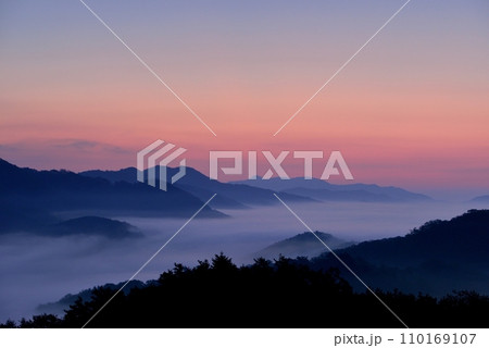 田之原展望台からの美郷町の両国おろし(雲海) 田之原展望台からの美郷町の両国おろし(雲海) 110169107