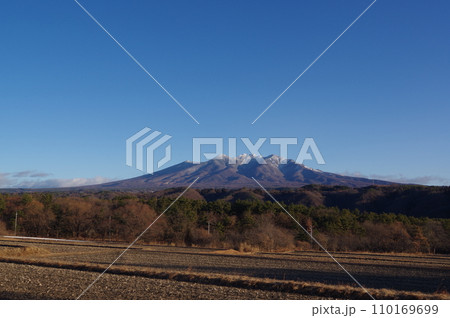 快晴の八ヶ岳（山梨県　北杜市　朝） 110169699